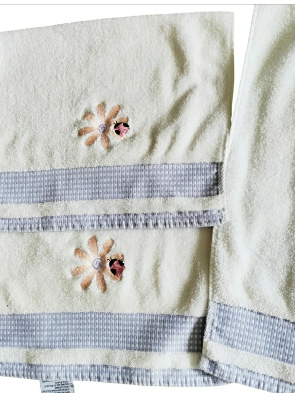 Saturday Night LTD Embroidered Bathroom Towel Set Of 3 Gingham Floral